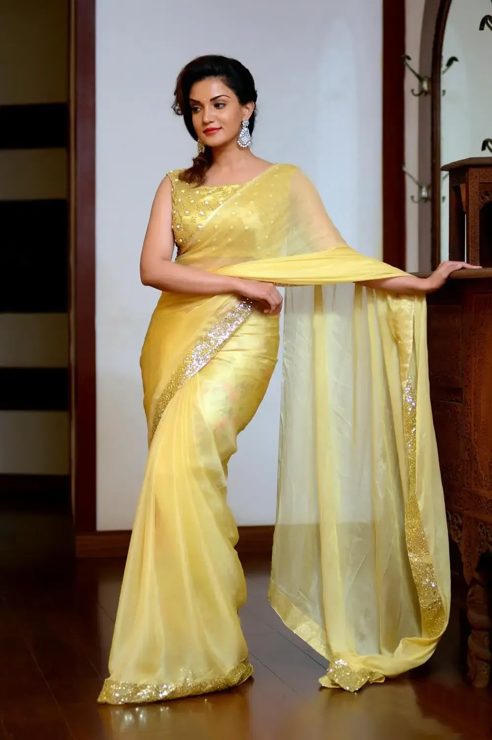 BOLLYWOOD ACTRESS HONEY ROSE IN TRADITIONAL YELLOW SAREE 4